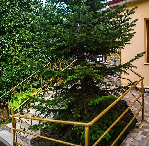 εδέμ Káto Loutrákion